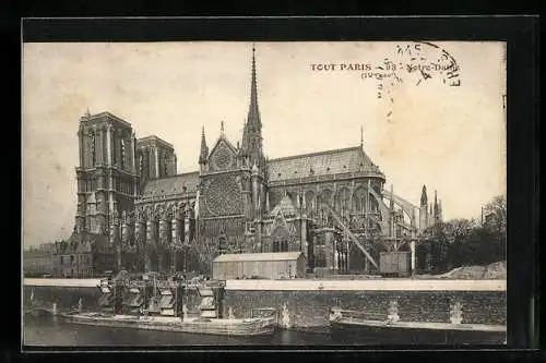 AK Paris, Cathédrale Notre-Dame, Blick auf die Kathedrale von der Seine aus