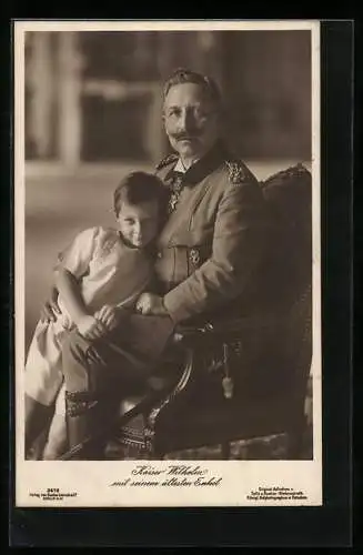 AK Kaiser Wilhelm II. in Uniform mit seinem ältesten Enkel