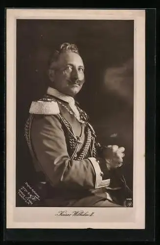 AK Portrait Kaiser Wilhelm II. in interessanter Uniform