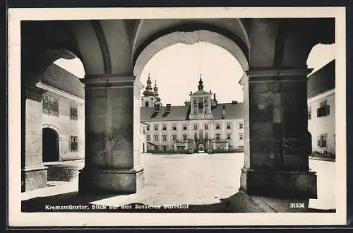 AK Kremsmünster, Blick auf den äusseren Stiftshof