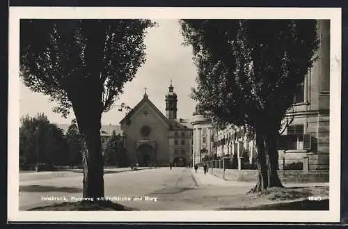 AK Innsbruck, Rennweg mit Hofkirche und Burg