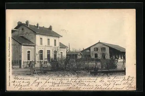 AK Fere-en-Tardenois, La Gare, Bahnhof