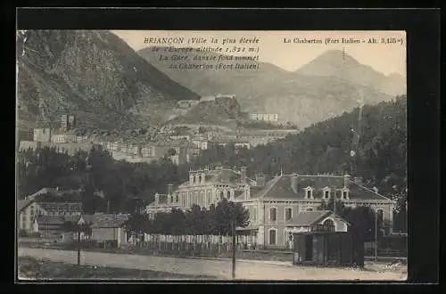 AK Briancon, La Gare, dans lefond sommet du Chaberton, Bahnhof