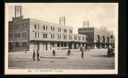 AK Saint-Quentin, La Gare, Bahnhof