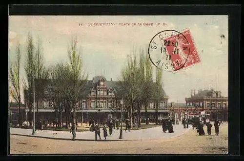 AK St Quentin, Place de la Gare, Bahnhof