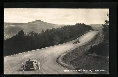 AK Rennautos auf der Rennstrecke mit Blick auf Hohe Acht, Nürburgring