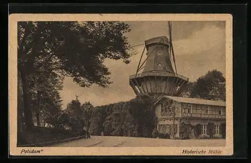 AK Potsdam, Historische Windmühle mit Strassenpartie