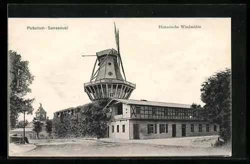 AK Potsdam, Sanssouci, Historische Windmühle mit Strassenpartie