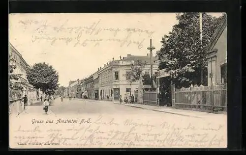 AK Amstetten /N.-Ö., Strassenpartie mit Cafe und Geschäften