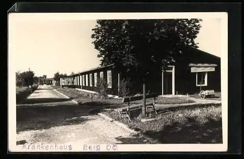 AK Berg /O. Ö., Krankenhaus im Sonnenschein