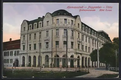 AK Hermannstadt, Hotel Europa mit Bretterpromenade