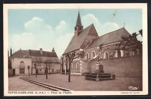 AK Notre-Dame-d`Oé, Place de l`Église avec statue et bâtiments alentour