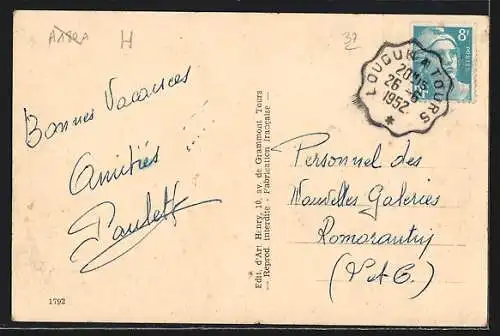 AK Druye, La Place avec un café et une église