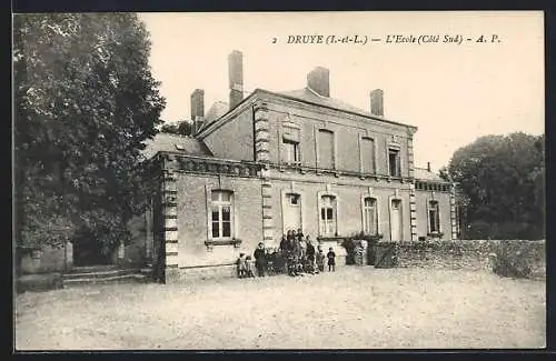 AK Druye, L`École, Côté Sud