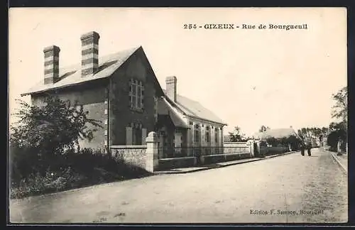 AK Gizeux, Rue de Bourgueil et maisons traditionnelles