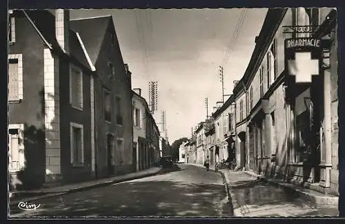 AK Grand-Pressigny, Rue grande avec pharmacie et maisons alignées