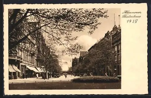 AK Hannover, Theaterstrasse mit Passanten 1938