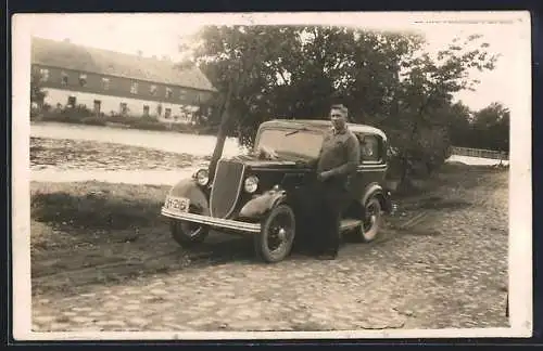 Foto-AK Ford Auto mit Kennzeichen H-216