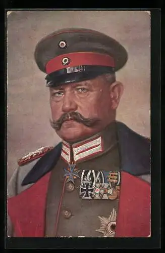 AK Paul von Hindenburg, der Generalfeldmarschall mit Eisernem Kreuz und Schirmmütze