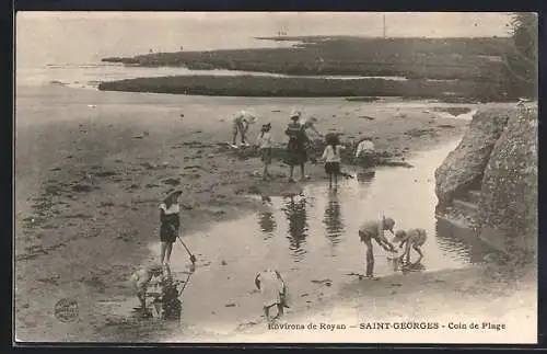 AK Saint-Georges, Coin de plage avec enfants jouant dans l`eau