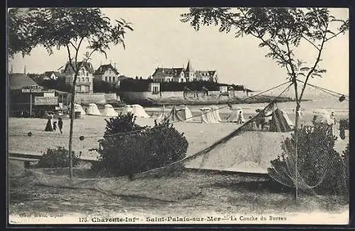 AK Saint-Palais-sur-Mer, La Conche du Bureau avec des tentes sur la plage et les villas en arrière-plan