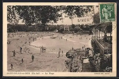 AK Saint-Palais-sur-Mer, La plage animée avec vue sur la promenade et les vacanciers