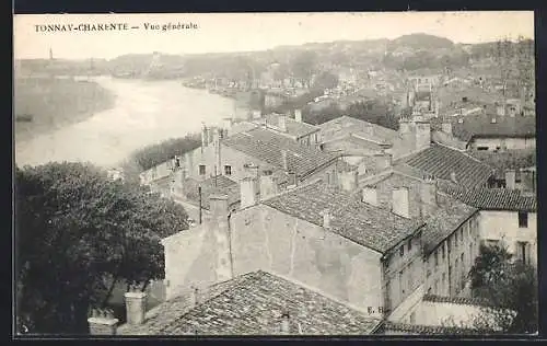 AK Tonnay-Charente, Vue générale des toits et du fleuve