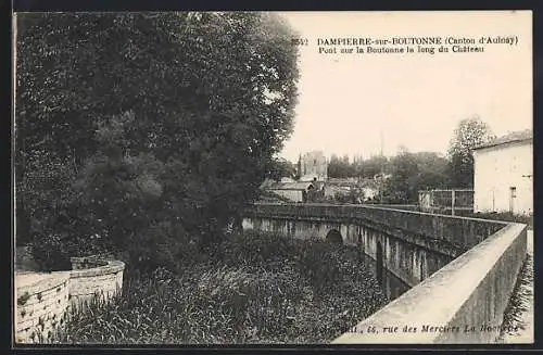 AK Dampierre-sur-Boutonne, Pont sur la Boutonne le long du Château