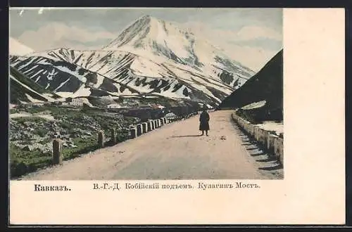 AK Kaukasus, Georgische Heerstrasse, Kobinskiy Aufstieg mit schneebedecktem Berg