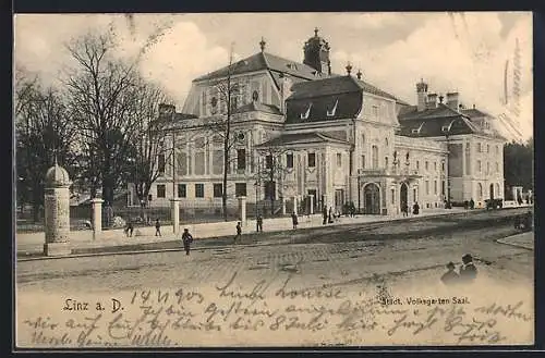 AK Linz a. D., Städt. Volksgarten-Saal mit Strassenpartie