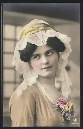 Foto-AK RPH SBW: Damenportrait mit Haube