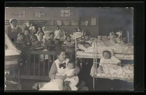 Foto-AK Hannover-Kleefeld, Kleinkinderabteilung im Annastift 1916