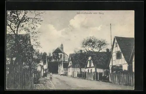 AK Berg /Pfalz, Bahnhofstrasse mit Kirche