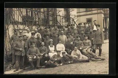 Foto-AK Bad Ems, Kriegslazarett Hotel Villa Nova mit Soldaten 1916