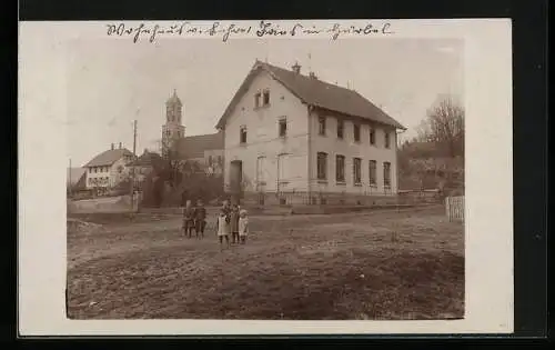 Foto-AK Hürbel /Gutenzell, Kinder vor dem Schulhaus, 1917