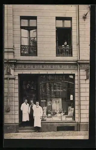 Foto-AK Uerdingen, Friseur-Salon von Gustav Le Pess in der Oberstrasse 149, 1903