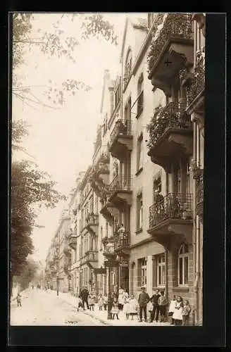 Foto-AK Karlsruhe, Yorkstrasse mit der Kutscherei Fr. Ochs