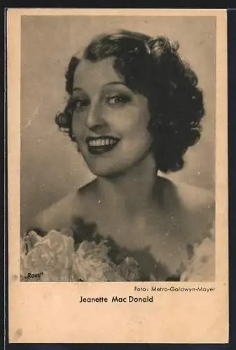 AK Schauspielerin Jeannette Mac Donald glücklich lächelnd