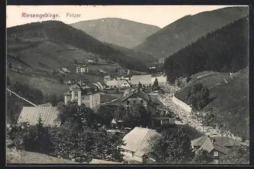 AK Petzer im Riesengebirge, Totalansicht von einen Berg aus