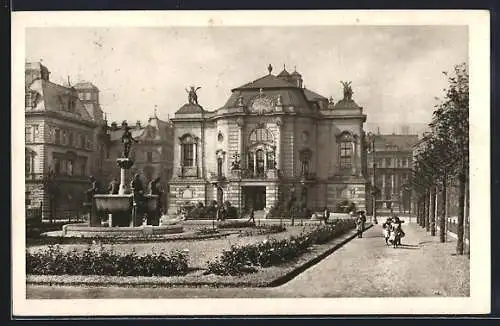 AK Aussig / Usti, Stadttheater und Brunnen