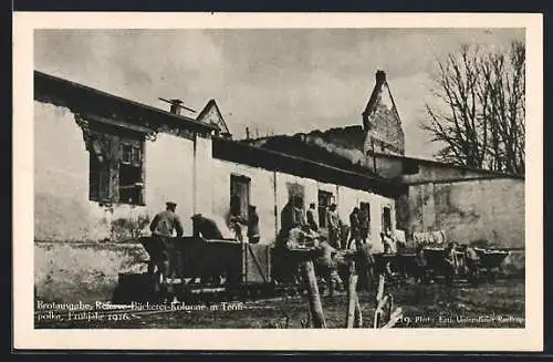 AK Teofipol, Reserve-Bäckerei-Kolonne, Brotausgabe, 1916