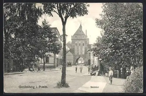 AK Greifenberg i. Pom., Partie mit Brücke am Steintor