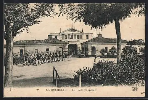 AK La Rochelle, La Porte Dauphine