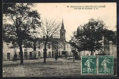 AK Aytre, La Rochelle, Un coin de la Place