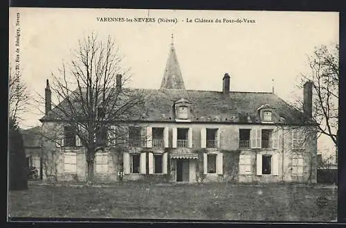 AK Varennes-les-Nevers, Le Château du Four-de-Vaux