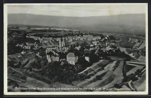 AK Greifenstein im Westerwald, Teilansicht mit Schlossruine, Fliegeraufnahme