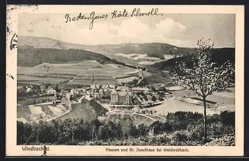 AK Hausen / Wiedbachtal, Totalansicht vom Berg gesehen, Blick auf St. Josefhaus