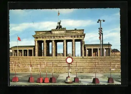 AK Berlin, Blick auf das Brandenburger Tor 1961, Grenze