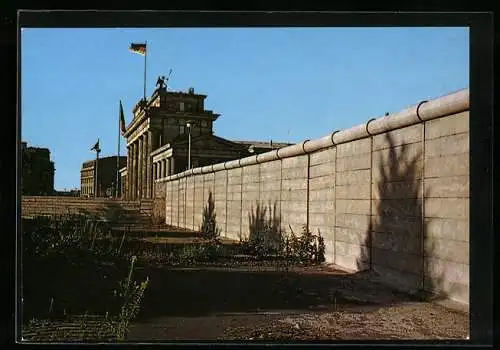 AK Berlin, Brandenburger Tor mit der Mauer