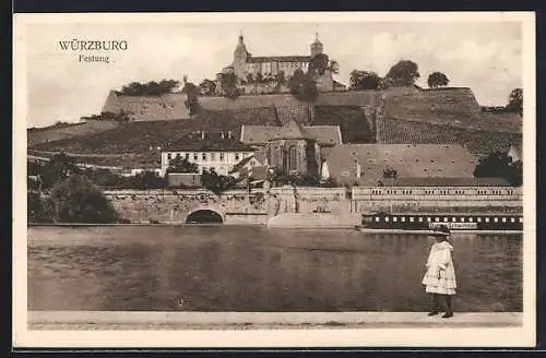 AK Würzburg, Mädchen vor der Festung